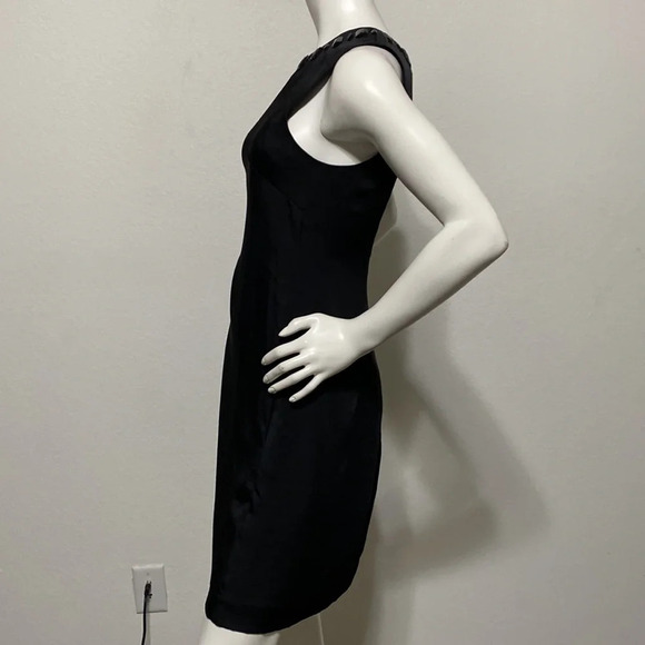 Banana Republic Black Shift Dress Jeweled Neck Sleeveless Size 10 - Picture 6 of 8